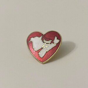 Vtg Tri Mar Dartmouth Pin Heart Shape PInback